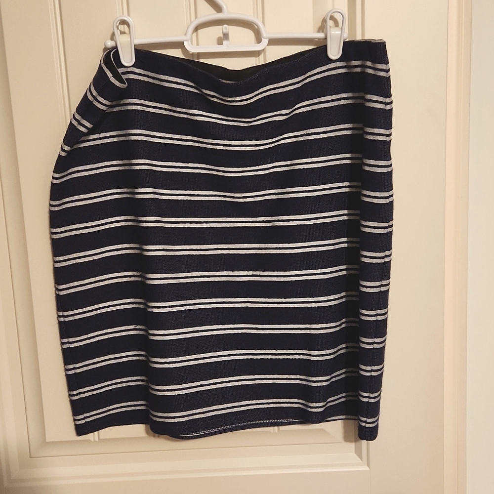 Loft pull on skirt